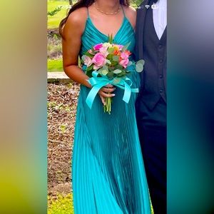 MINIUET TEAL PROM DRESS WORN ONCE